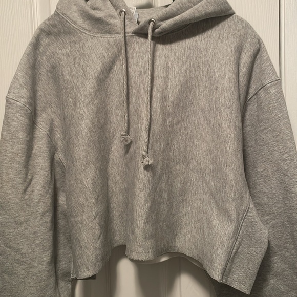 Newer tags, lady size, extra large champion sweatshirt with hood - Picture 4 of 7